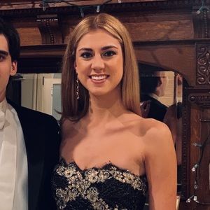 Meet your Posher, Caroline